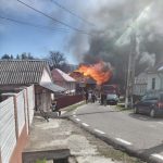 11 case au fost cuprinse de flăcări. A fost emis mesaj RO-ALERT