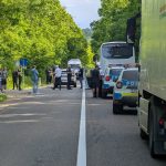 O fetiță a fost grav rănită în timp ce traversa strada la întoarcerea de la școală