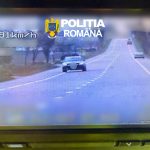 Un șofer în vârstă de 70 de ani a fost prins cu aproape 200km/h pe “Drumul Morții”