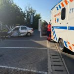 Coliziune violentă între o ambulanță SAJ și un autoturism