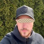 El este individul care și-a măcelărit tatăl polițist in plină stradă