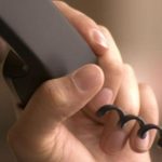 Tânără arestată după ce a “ușurat” două bătrâne din Iași de peste 12.000 de euro prin “metoda accidentul”