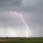 O femeie a fost lovită de fulger in timpul unei furtuni
