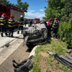 O persoană a rămas încarcerată in urma impactului violent a unui autoturism cu un cap de pod