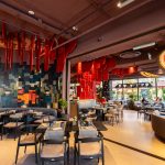 LUPI Gastroteca s-a deschis la Palas Campus: preparate reinterpretate și un design inspirat de natura Carpaților