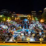 100 de toboșari, un singur ritm: Grădina Palas vibrează pe acorduri de rock, într-o nouă ediție „Toboșariada”   