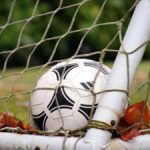 Copil grav rănit după ce poarta de fotbal s-a prăbușit peste el