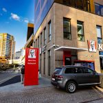 Singurul KFC Drive-Thru din Iași, relocat într-un nou spaţiu din Palas, cu peste 400 mp la interior și servicii disponibile non-stop