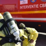 Intervenție de urgență a pompierilor la o școală din Iași: Două pisici au fost găsite decedate lângă un recipient suspect