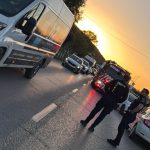 Microbuz răsturnat în șanț pe șoseaua Iași-Tomești