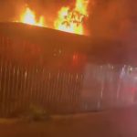 O locuință din municipiul Iași a fost cuprinsă de flăcări