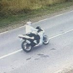 A fugit de poliție deși abia își recuperase permisul și se afla in perioada de supraveghere. Motociclist lăsat pieton încă 6 luni după o cursă cu 131 km/h