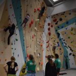 Climb Again inaugurează cea mai mare sală de cățărat din Iași, un centru dedicat terapiei, sportului și comunității