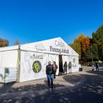Casa Young Adult FILIT revine în parcul Palas: K-pop, manga, Dungeons & Dragons și dezbateri între liceeni