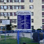 Adolescent bătut în baia școlii dintr-o comună din județul Iași, adus la spital cu traumatisme
